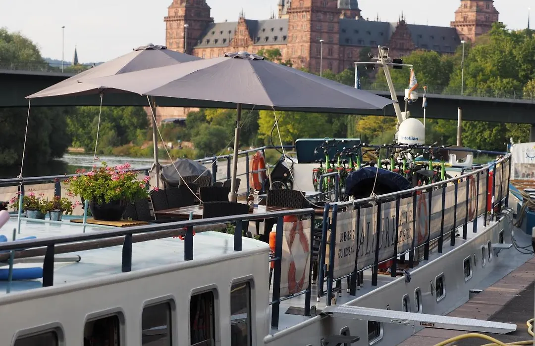 Hotelboat Allure Groningen-1