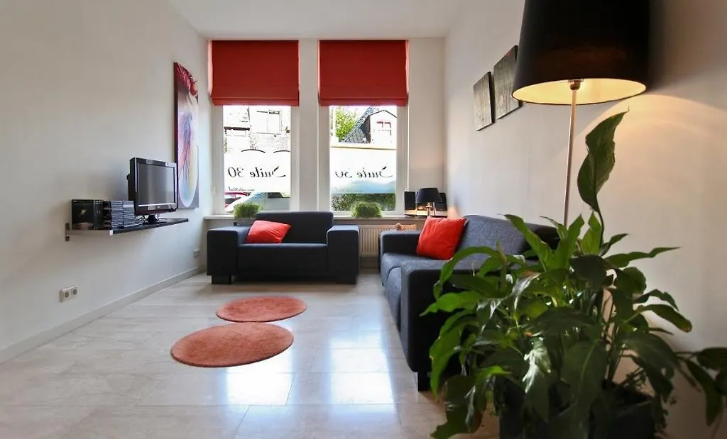 Suite 30 - kingsize groundfloor hotelapartment with parking-1