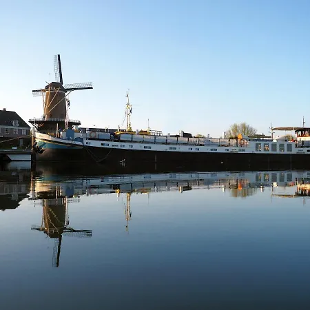 Hotelboat Allure Groningen-3