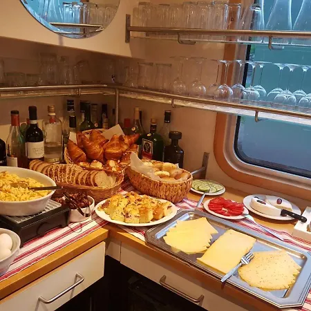 Hotelboat Allure Groningen-2