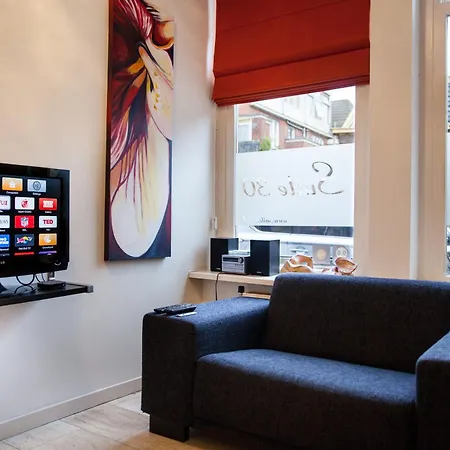 Suite 30 - kingsize groundfloor hotelapartment with parking-3